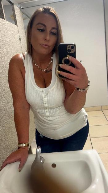 Chloe, 35  female escort, Sarasota